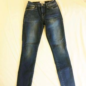 FRAME DENIM Le Skinny de Jeanne Crop Fray Jeans 26